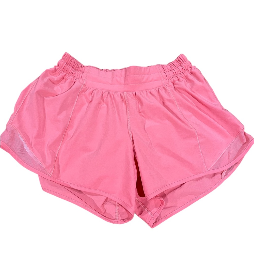Lululemon Hotty Hot low rise 4” shorts